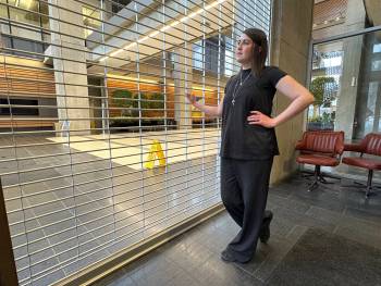 NICOLE BUFFIE / FREE PRESS
                                Rudy&rsquo;s general manager Mackenzie Robb says Manitoba Hydro has not been communicating with the restaurant about its security protocols after a man was assaulted in the building&rsquo;s lobby on Friday &mdash; which her two employees intervened on. February 3, 2026