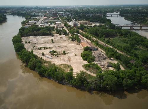 DAVID LIPNOWSKI / FREE PRESS
                                Some residents, business owners and local councillors expressed hope and optimism Wednesday after the city published details of a proposed plan to revitalize Point Douglas with the aim of creating a safe, inclusive and complete neighbourhood.