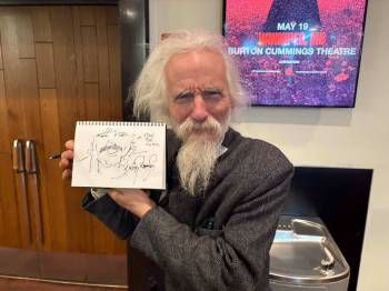 CONRAD SWEATMAN / FREE PRESS
                                Ed Ackerman was sketching when he had a chance meeting with Canadian indie rocker Mac DeMarco.