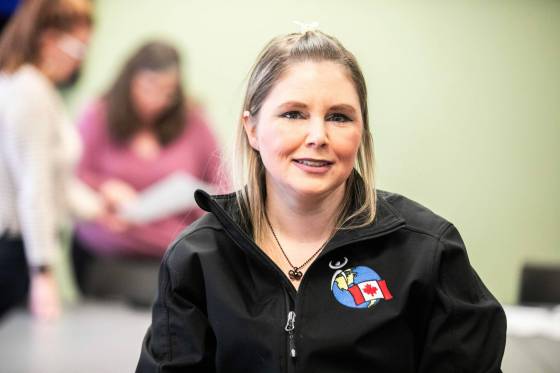 Heidi Hutchison volunteers as the president of People First of Manitoba, a group that serves as a voice for Manitobans with intellectual disabilities.(Mikaela MacKenzie / Free Press)