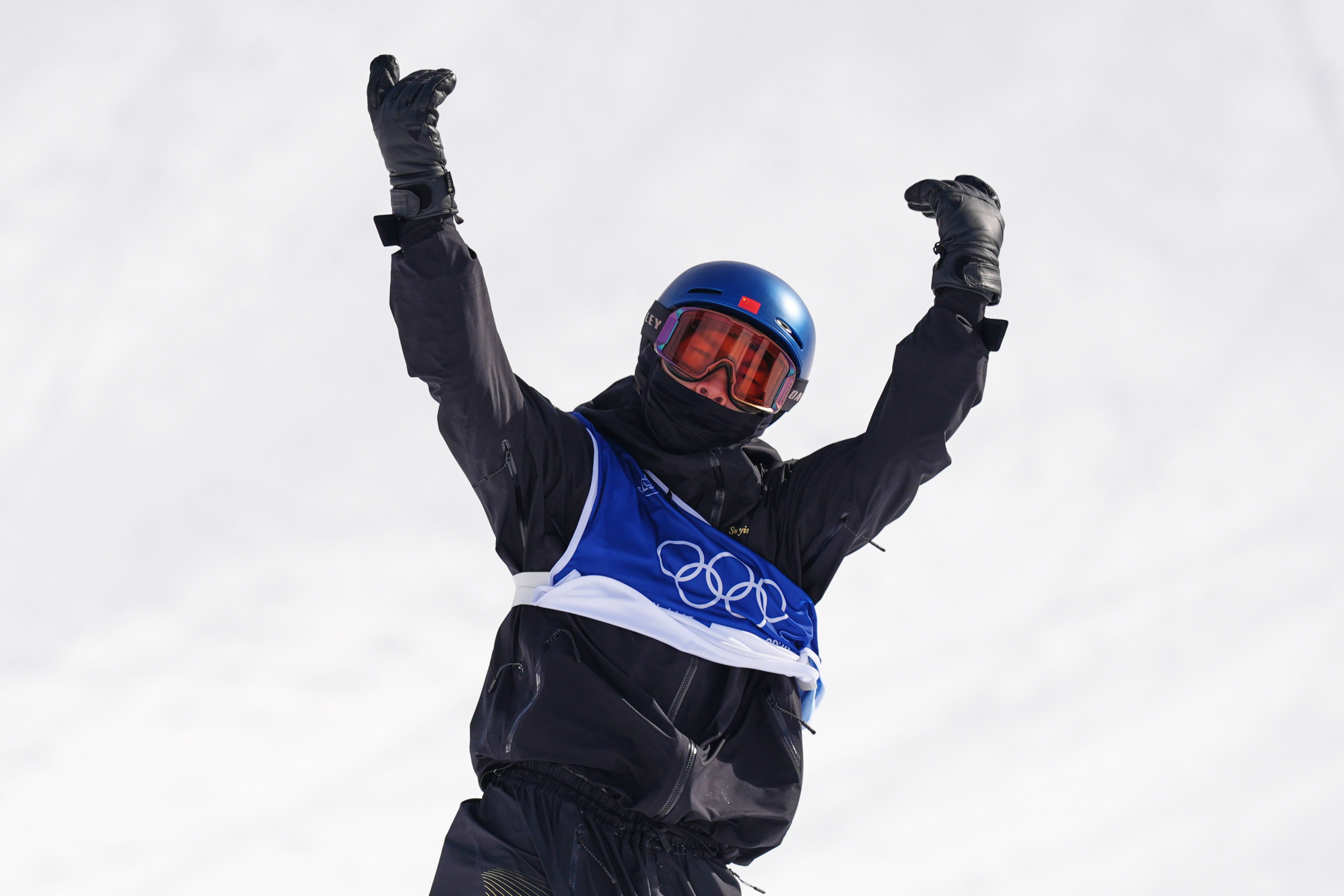 Snowboarder Su Yiming delivers China's 1st gold of Winter Olympics