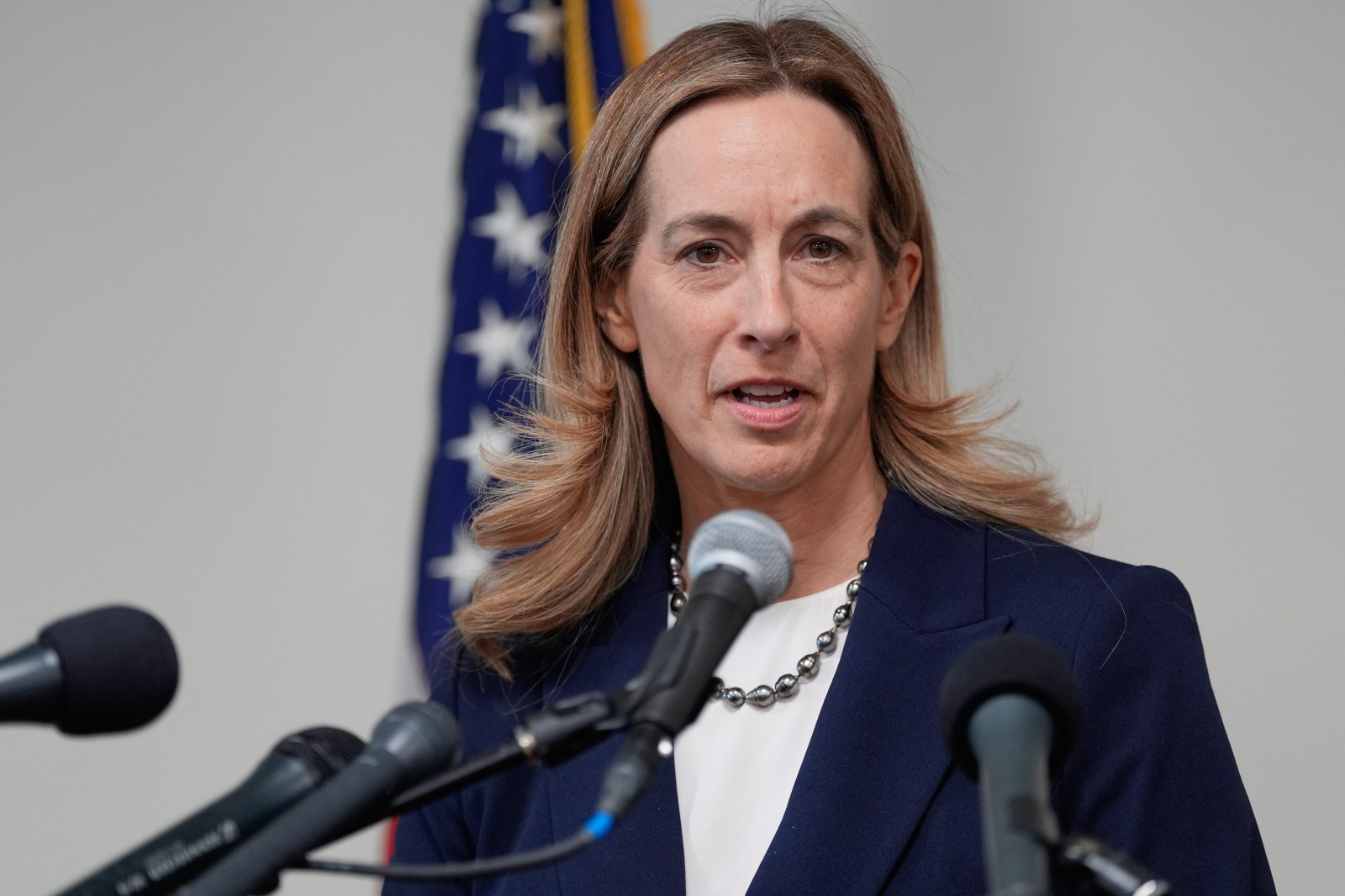 Border official describes unannounced visit to New Jersey immigration facility