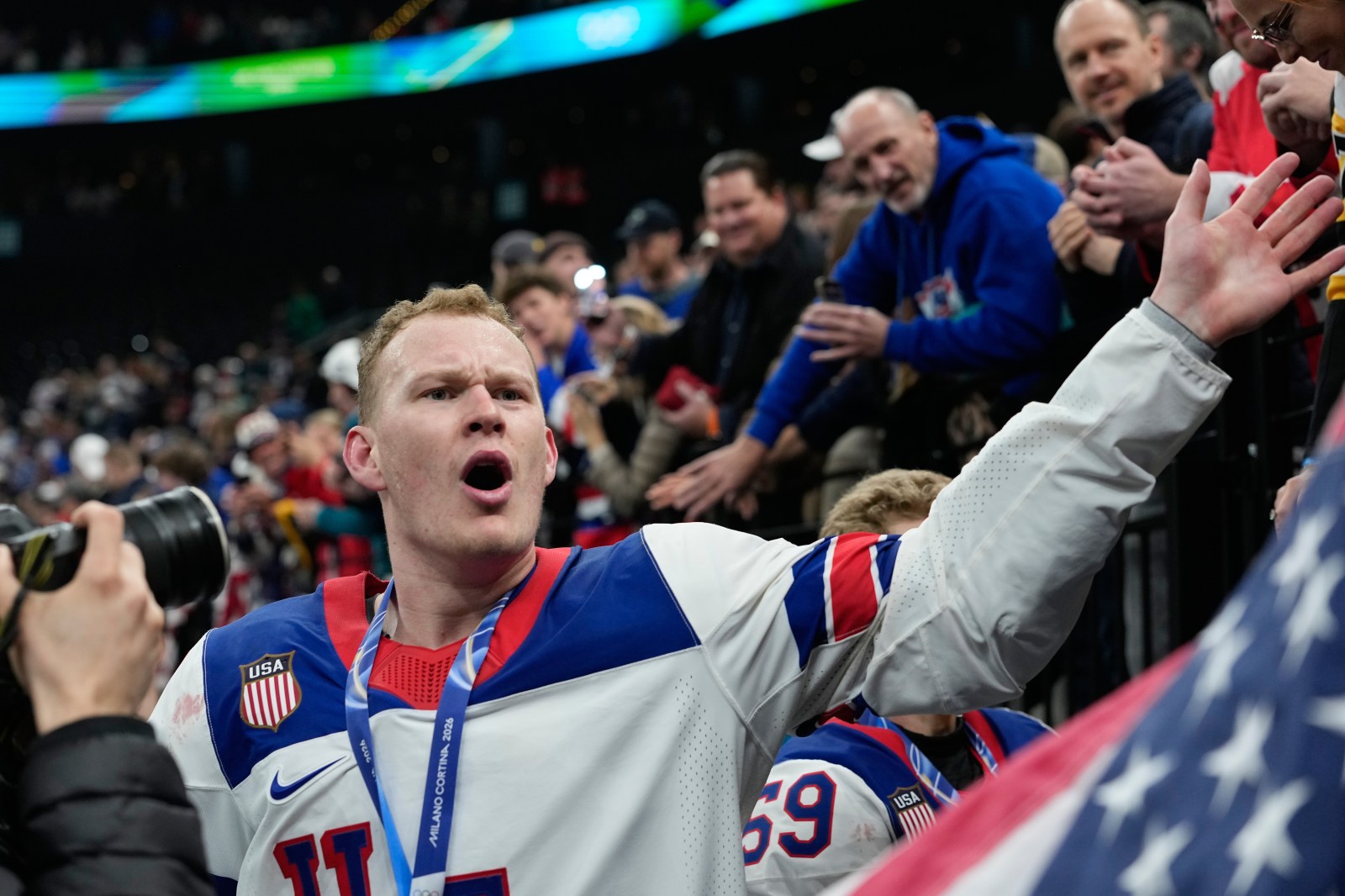 Senators expect politics to stay outside locker room as Tkachuk, Sanderson return