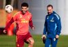 Nottingham Forest manager Vitor Pereira watches Morgan Gibbs-White during a training session in Nottingham, England, Wednesday Feb. 25, 2026, one day ahead of their Europa League soccer match against Fenerbahce. (Mike Egerton/PA via AP)