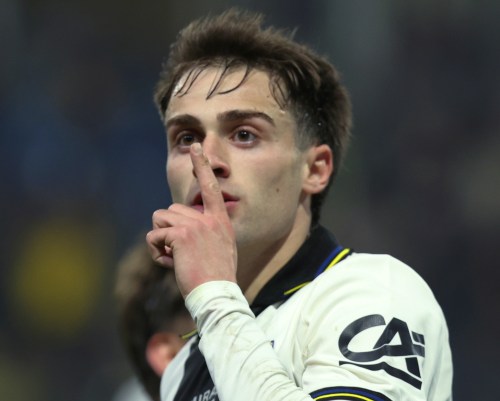 Parma's Gaetano Pio Oristanio reacts after scoring a goal during the Italian Serie A soccer match between Parma and Cagliari in Parma, Italy, Friday, Feb. 27, 2026. (Gianni Santandrea/LaPresse via AP)