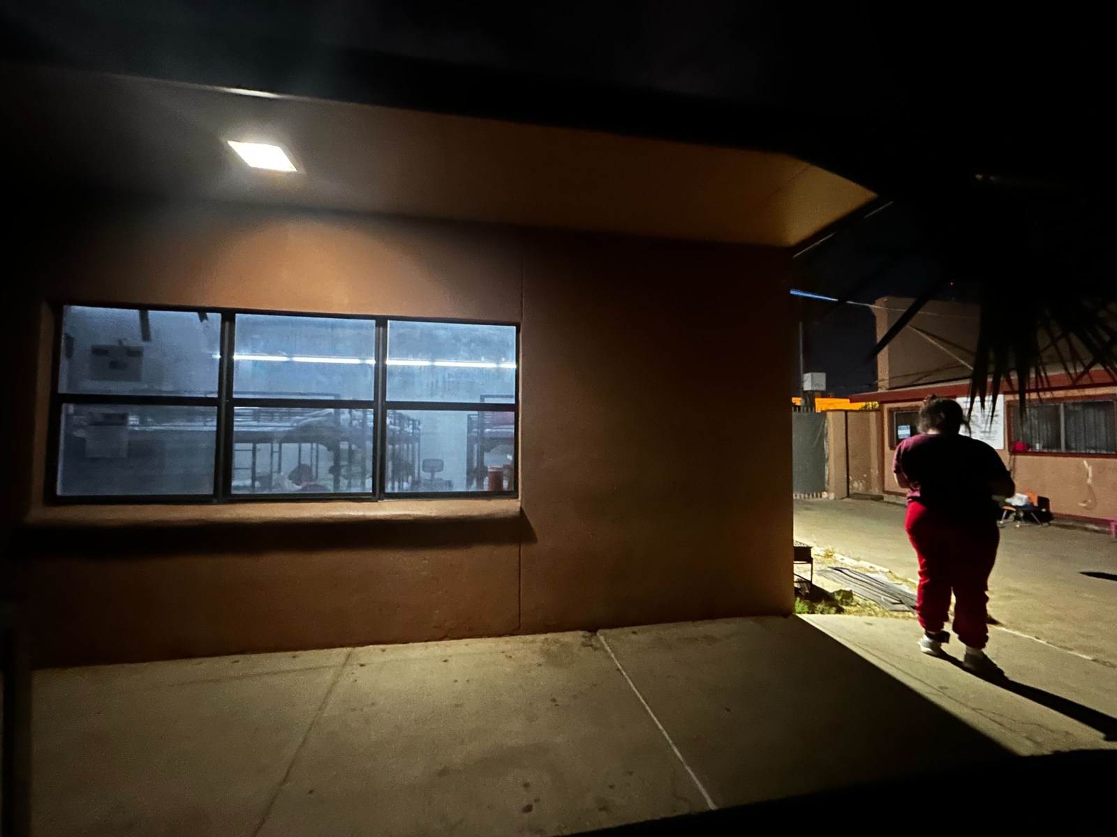 winnipegfreepress.com - Garance Burke, Adam Geller And Valerie Gonzalez, The Associated Press - Worms in food, poor medical care, lights on 24/7: Families tell of life in Texas detention center