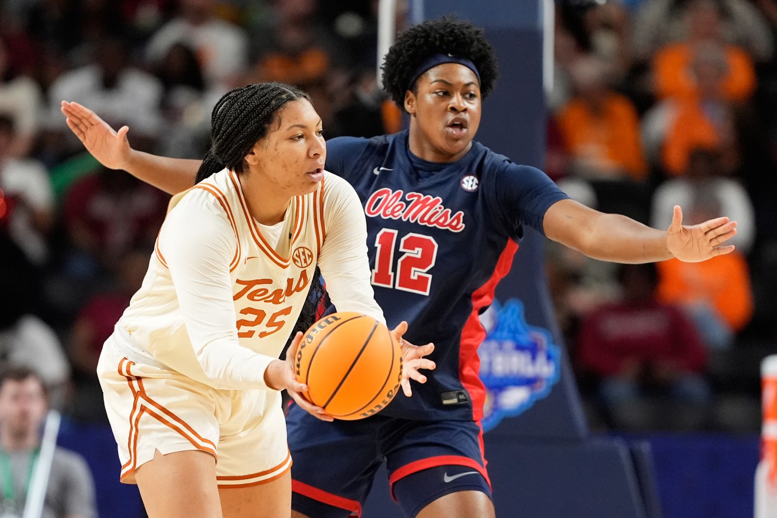 Booker’s 31 points lift No. 4 Texas past No. 24 Ole Miss 85-68 and into the SEC title game