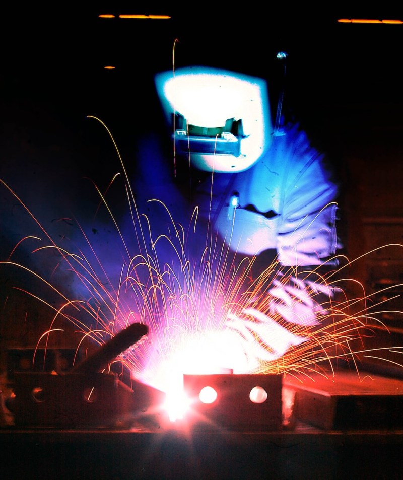 Marc Gallant / Winnipeg Free Press. Fin- Empire Iron Works. Welder Brian Carpenter. 070820.