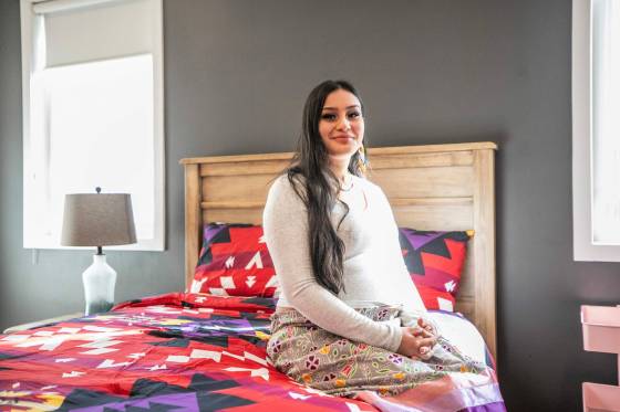 Hillary Thompson has chosen her room at the Mino’Ayaawag Ikwewag mothering centre. (Mikaela MacKenzie / Free Press)