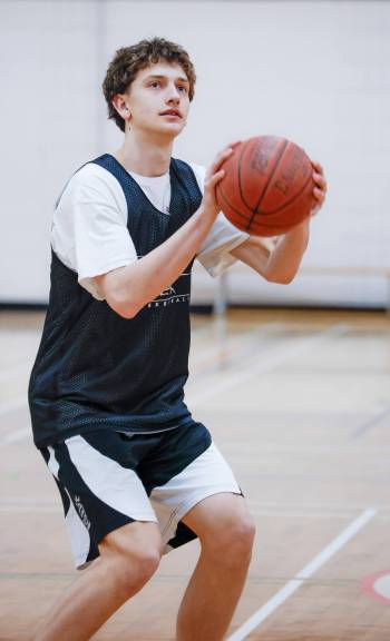 JOHN WOODS / FREE PRESS
                                Dakota&rsquo;s Daniel Rom is looking to end the Lancers&rsquo; 24-year title drought.