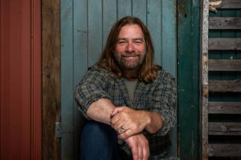 HEATHER OGG PHOTOGRAPHY / THE CANADIAN PRESS
                                Newfoundland and Labrador&rsquo;s Alan Doyle, formerly one-third of the band Great Big Sea, played in Winnipeg last week and shared his thoughts on the city&rsquo;s heritage buildings while walking around downtown in a video he posted online.