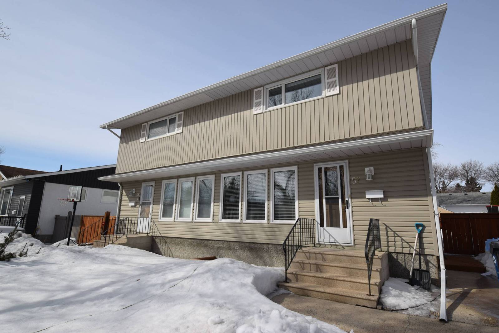 winnipegfreepress.com - Todd Lewys - Well cared-for, updated Crestview two-storey great fit for young family