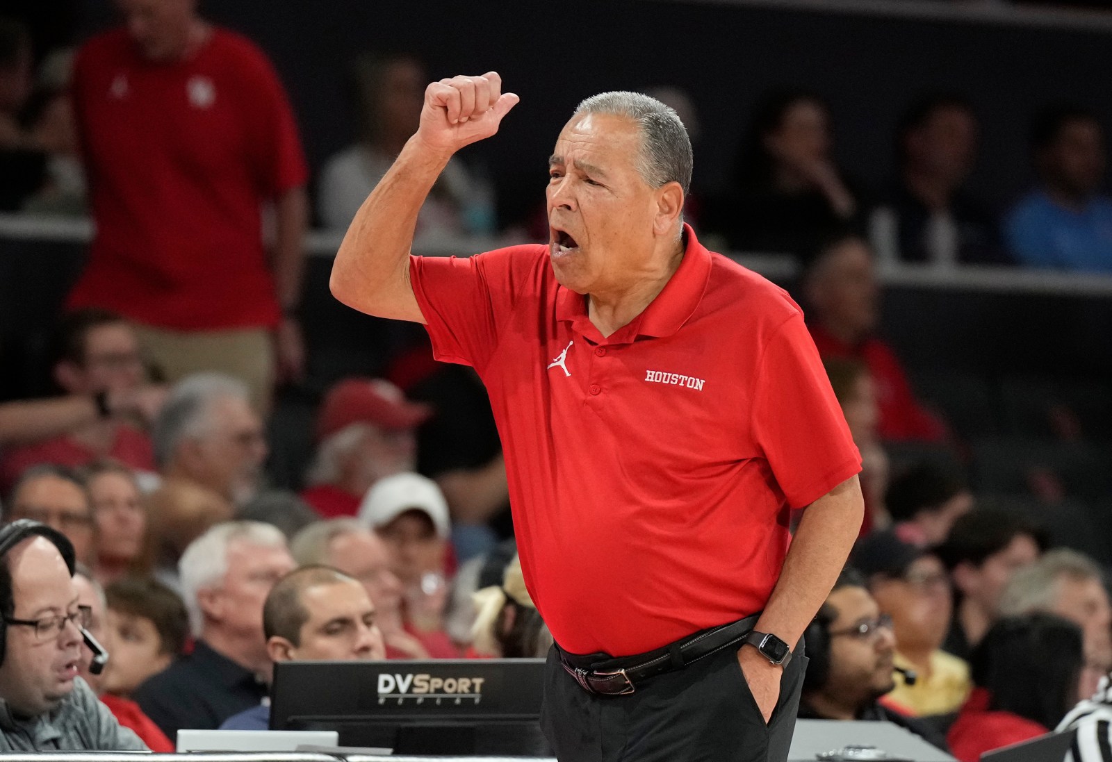 Houston coach Kelvin Sampson defers induction into North Carolina Sports Hall of Fame to 2027