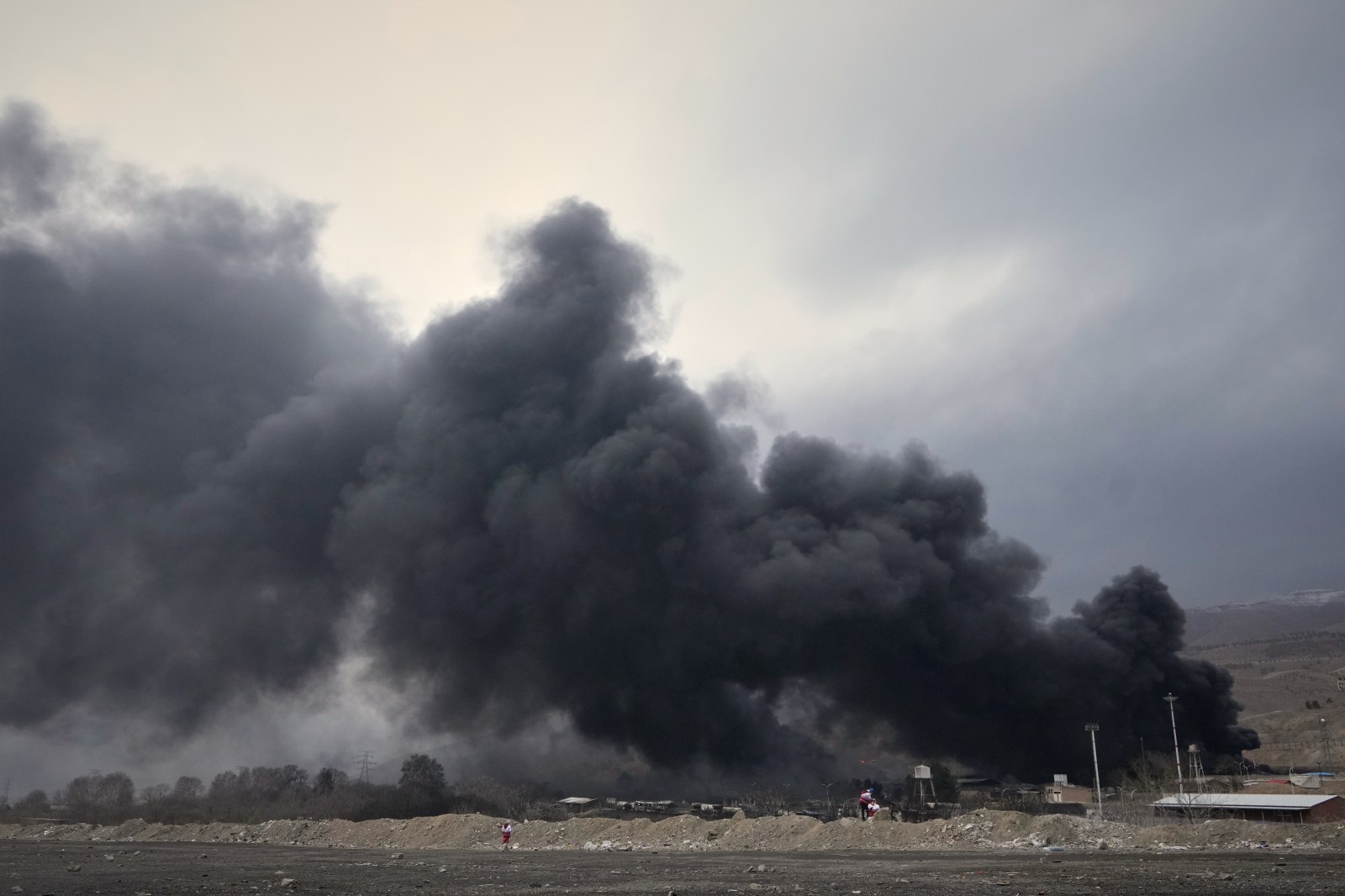 Crude oil prices surpass $100 a barrel as the Iran war impedes ...