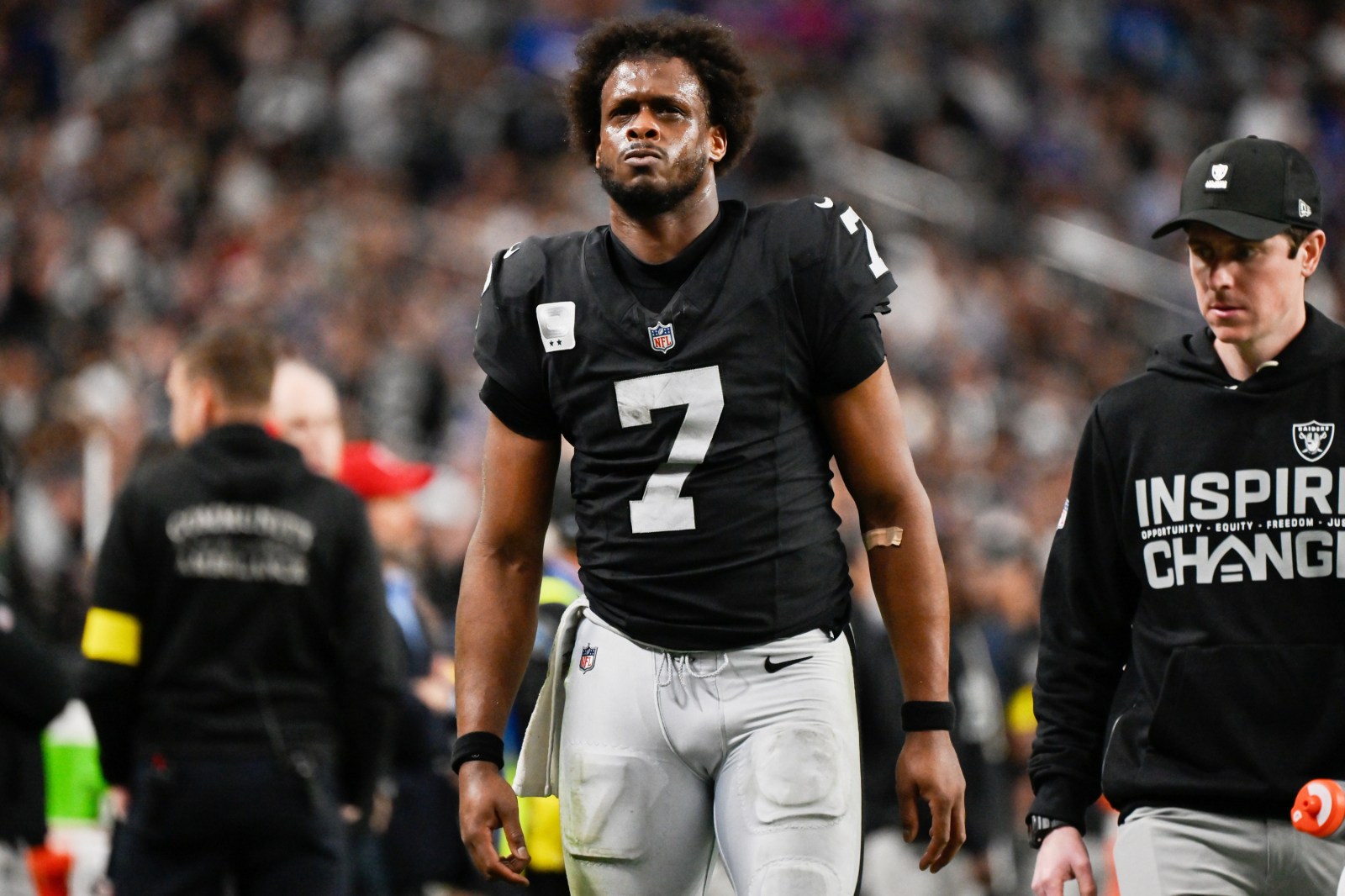 Geno Smith set to return to the Jets in a trade with the Raiders, AP source says