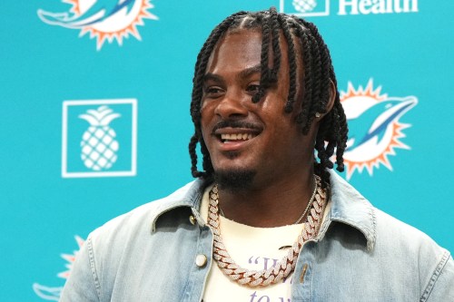 Miami Dolphins’ new quarterback Malik Willis speaks during a news conference at the NFL football team’s training complex, Thursday, March 12, 2026, in Miami Gardens, Fla. (AP Photo/Jim Rassol)