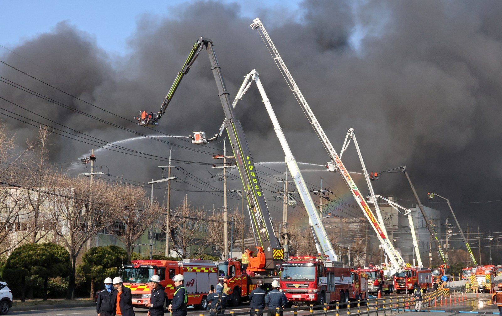 winnipegfreepress.com - Kim Tong-hyung, The Associated Press - Officials say 14 were killed in fire at South Korean auto parts plant
