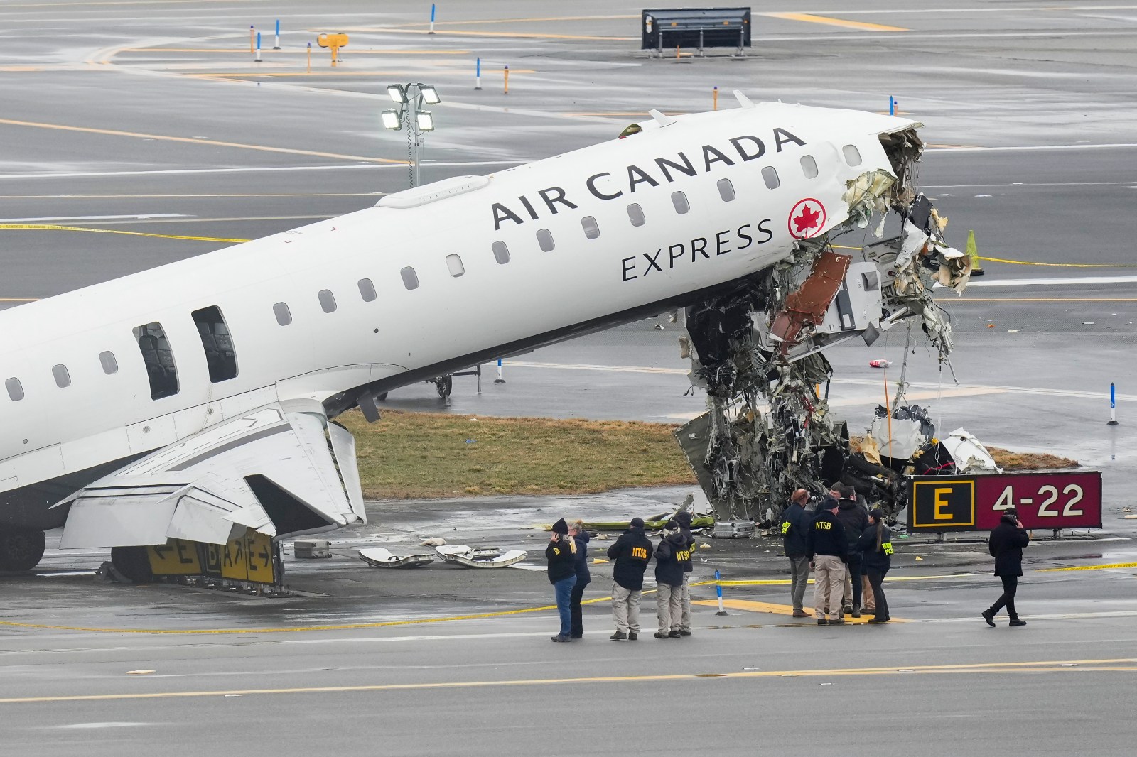 Aviation experts to probe Air Canada flight after fatal crash at LaGuardia Airport