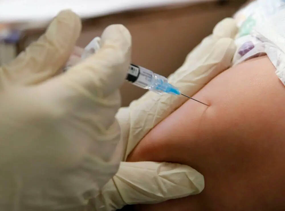 Measles vaccine won’t be available at pharmacies for several weeks: health minister