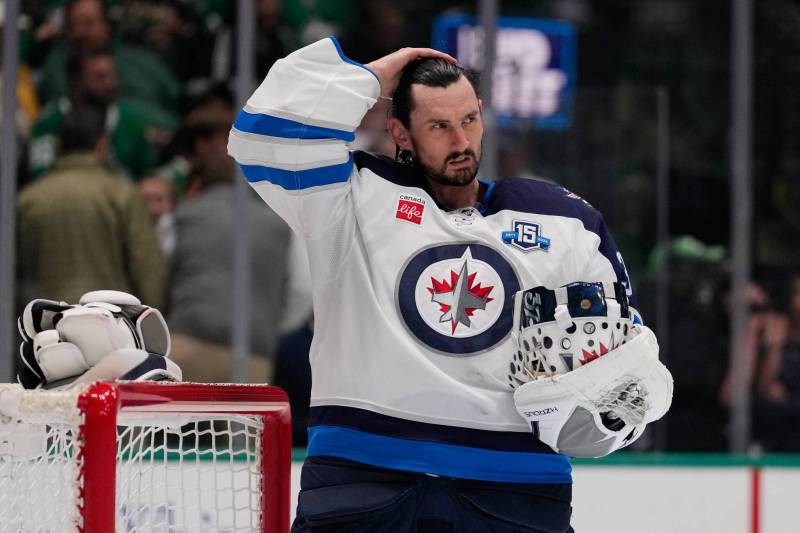 Tony Gutierrez / THE ASSOCIATED PRESS FILES
                                Winnipeg Jets goaltender Connor Hellebuyck made it clear Friday his patience is starting to run thin with the club building a Stanley Cup winning team.