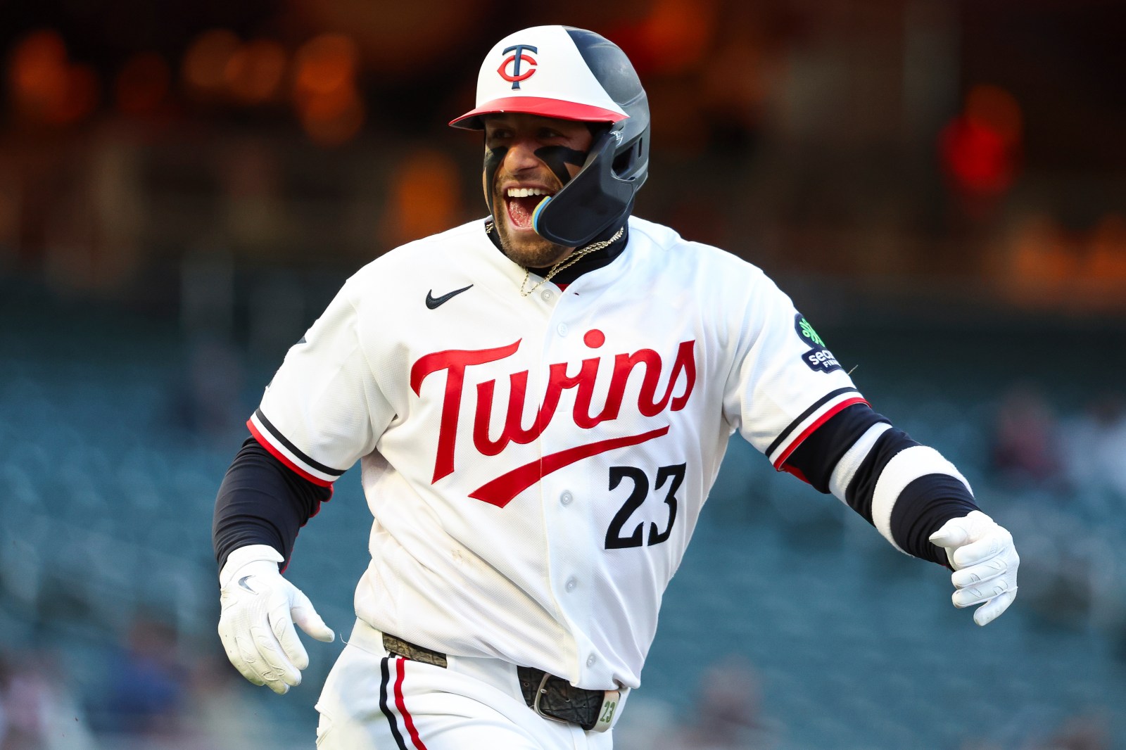 Twins score 6 runs against Valdez in first inning and hold off Tigers 8-6