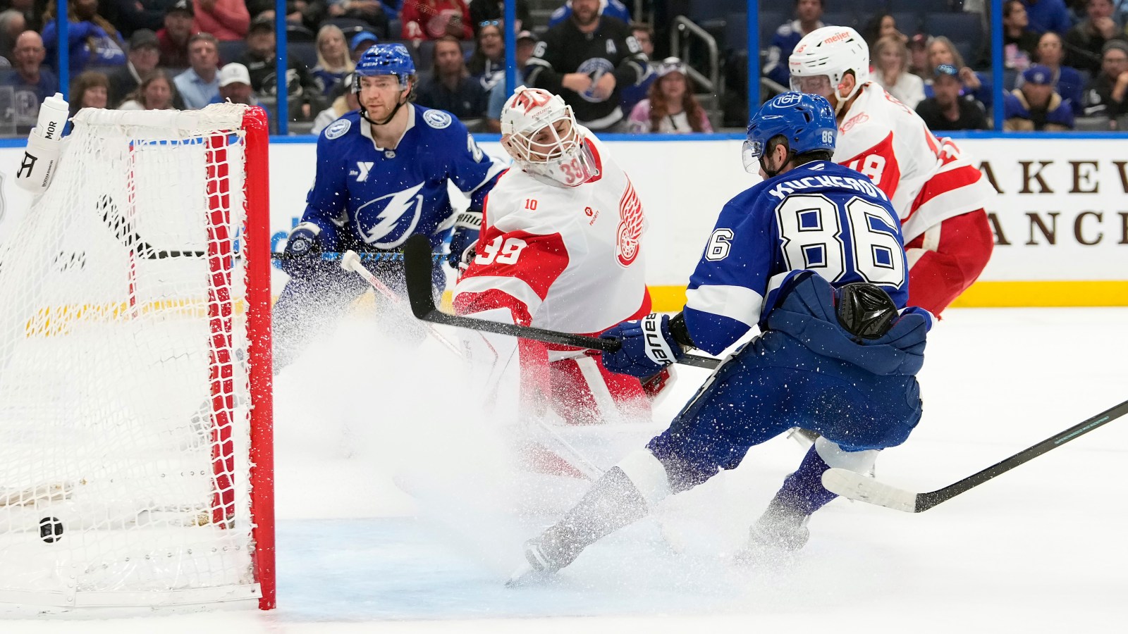 Nikita Kucherov scores 27 seconds into OT to give the Lightning a victory against the Red Wings