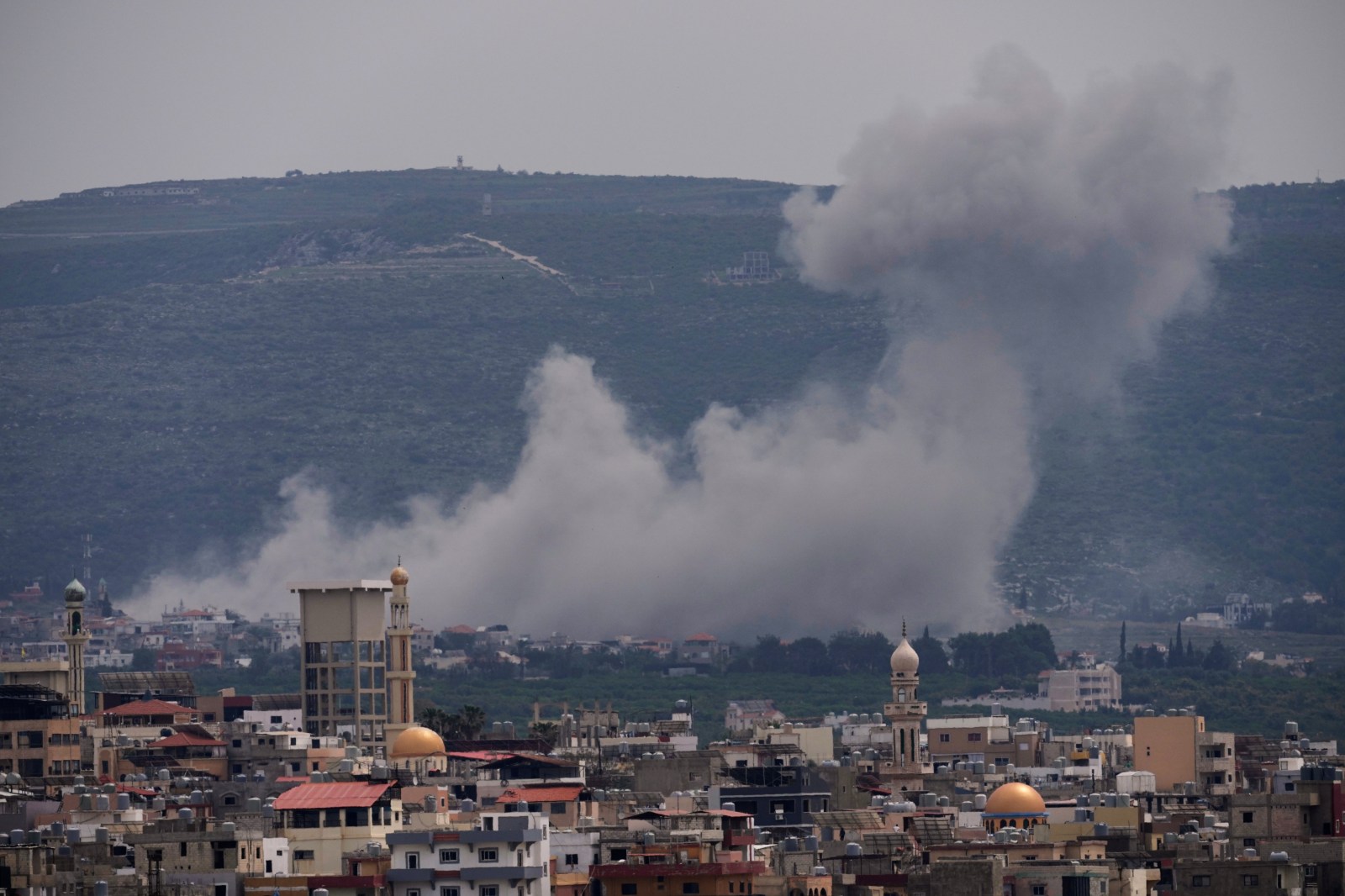 Explosions Reported Near Iranian Coastal Town of Sirik