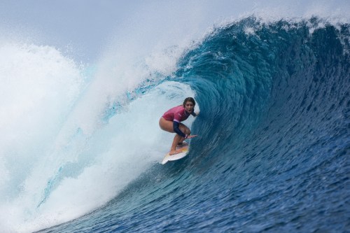 FILE - Caroline Marks, of the United States, surfs during the semifinal round of the surfing competition at the 2024 Summer Olympics, Monday, Aug. 5, 2024, in Teahupo'o, Tahiti. (AP Photo/Gregory Bull, File)