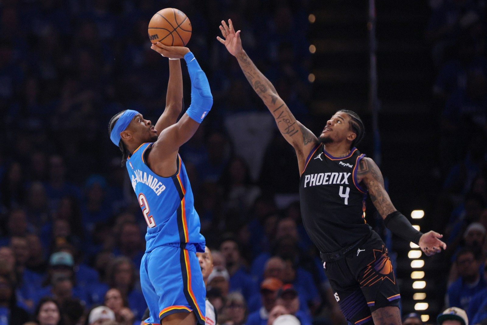 Gilgeous-Alexander scores 25 as reigning champion Thunder open playoffs with 119-84 win over Suns