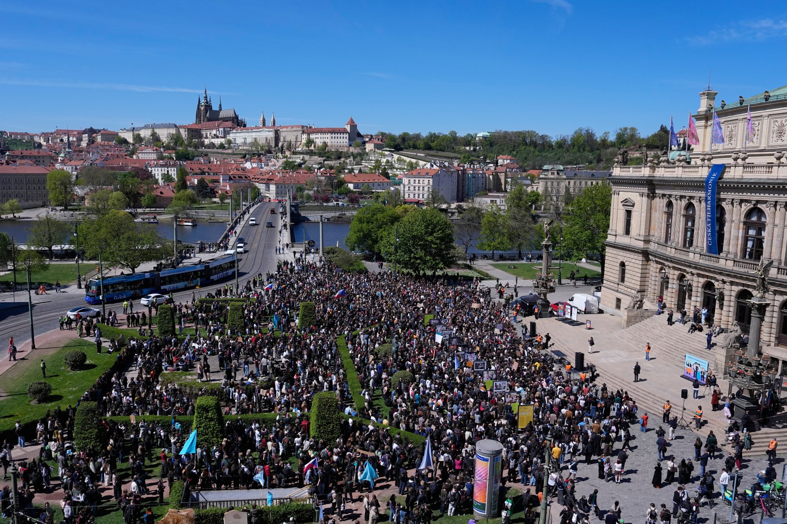 Czech Government Approves Shift of Public Broadcasters to State Budget Funding Starting 2027