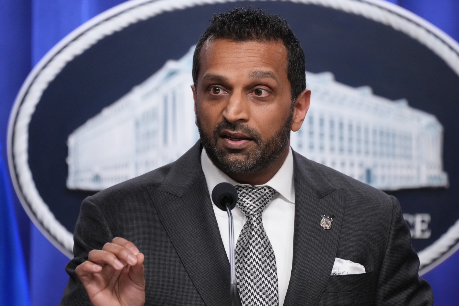 FBI Investigated New York Times Reporter Over Article on Director's Girlfriend