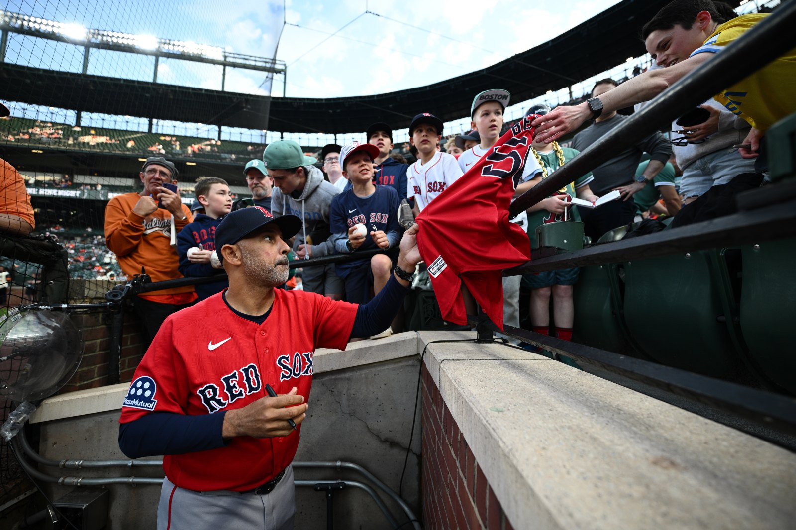 Boston Red Sox Beat Mets 6-2 After 24-Hour Plane Delay