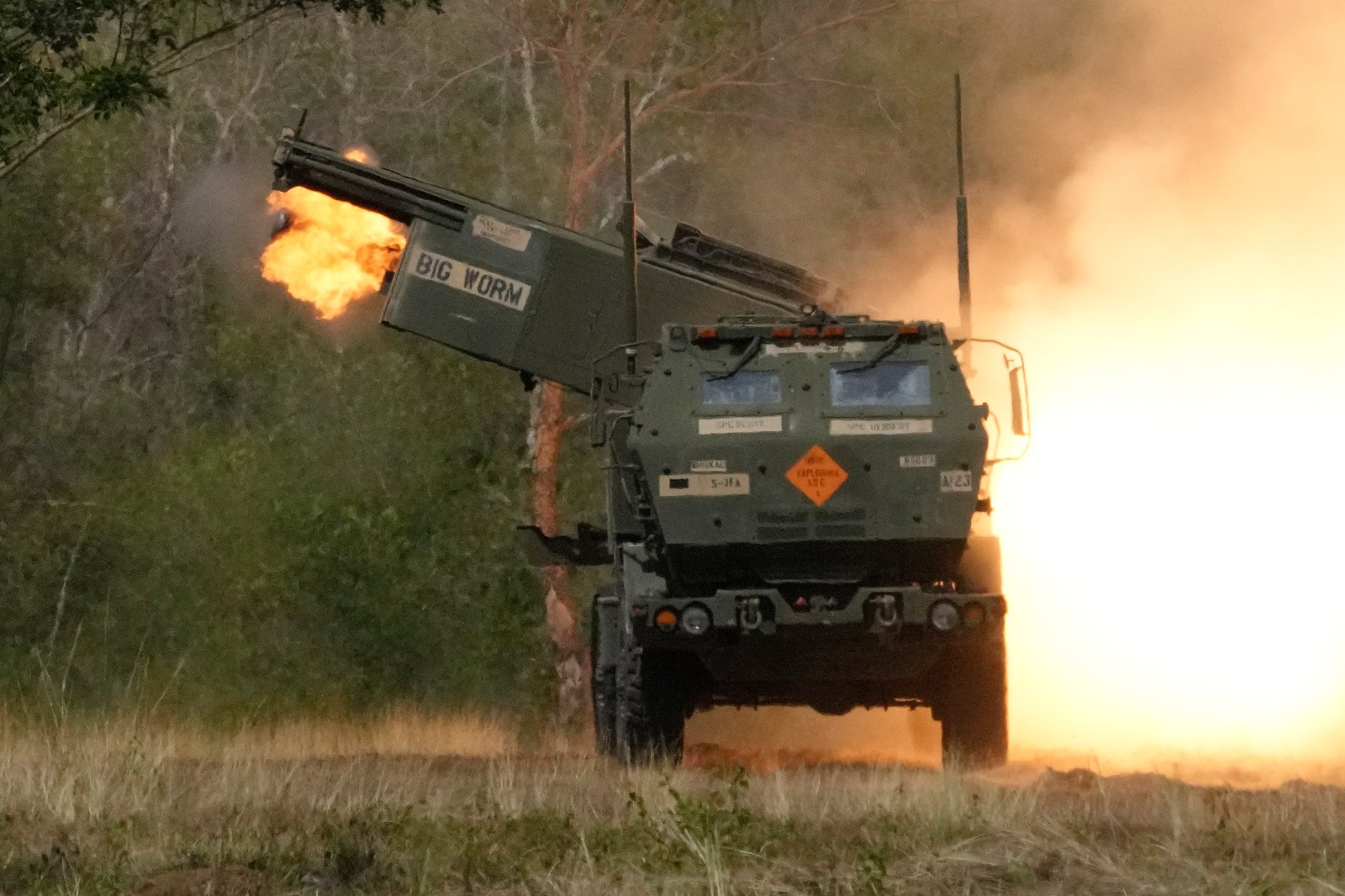 Canada Signs $2.6 Billion Deal for 26 U.S.-Made HIMARS Rocket Systems, Deliveries to Begin in 2029