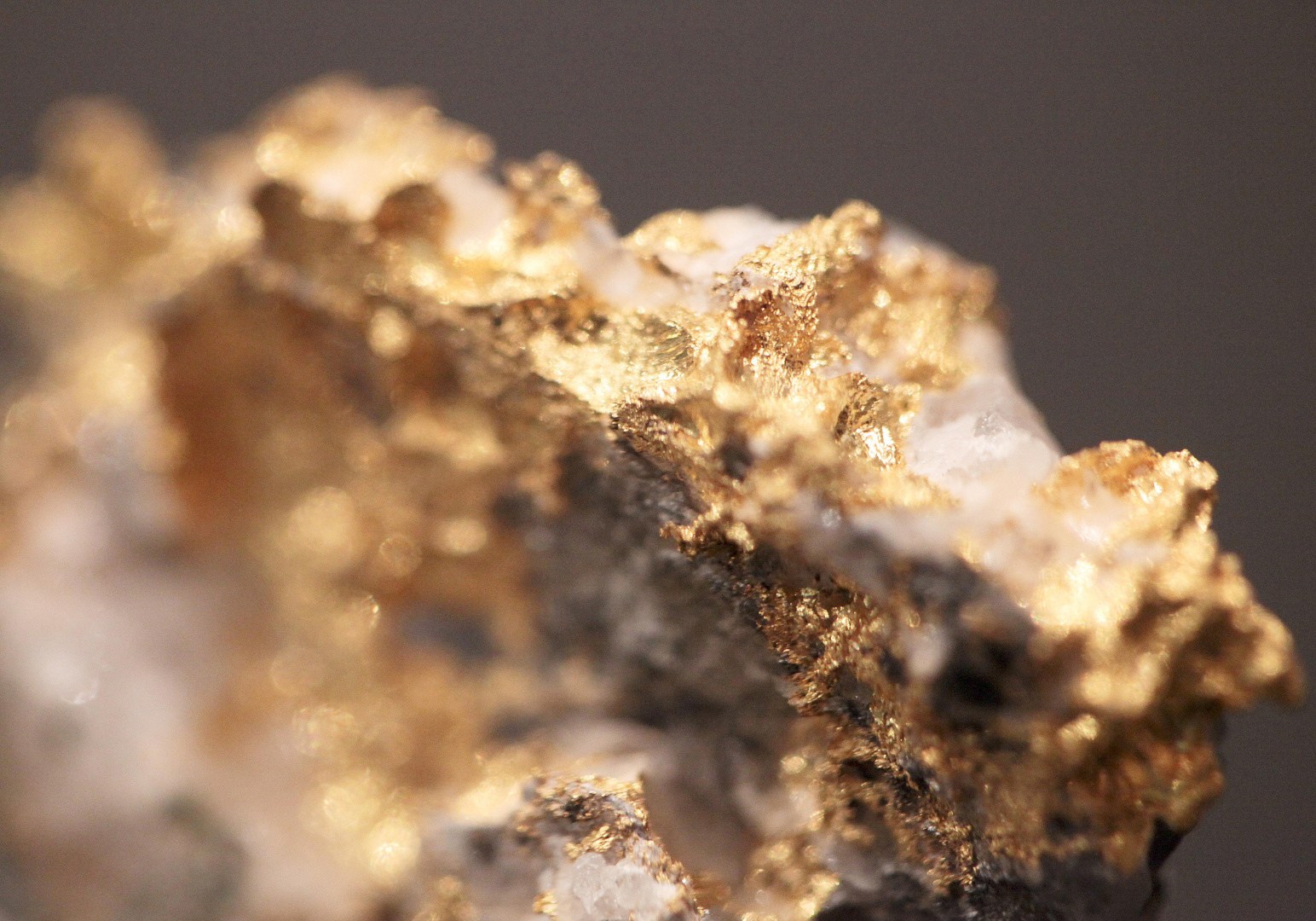 winnipegfreepress.com - The Canadian Press - Nova Scotia approves gold mining company's plan to process leftover ore at idled mine