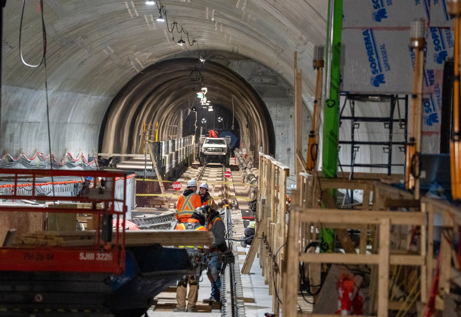 winnipegfreepress.com - Morgan Lowrie, The Canadian Press - Official says construction of light-rail station to Montreal airport is on track