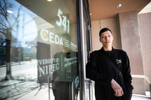 MIKAELA MACKENZIE / FREE PRESS
                                Brandon Murdock at CEDA on Friday. He is trying to finish a degree he started in 2012 in part to be a role model for his son.