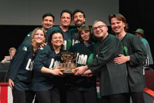 Alicia Régnier photo
                                Les Verts soulèvent la coupe Canot pour la troisième année consécutive.
