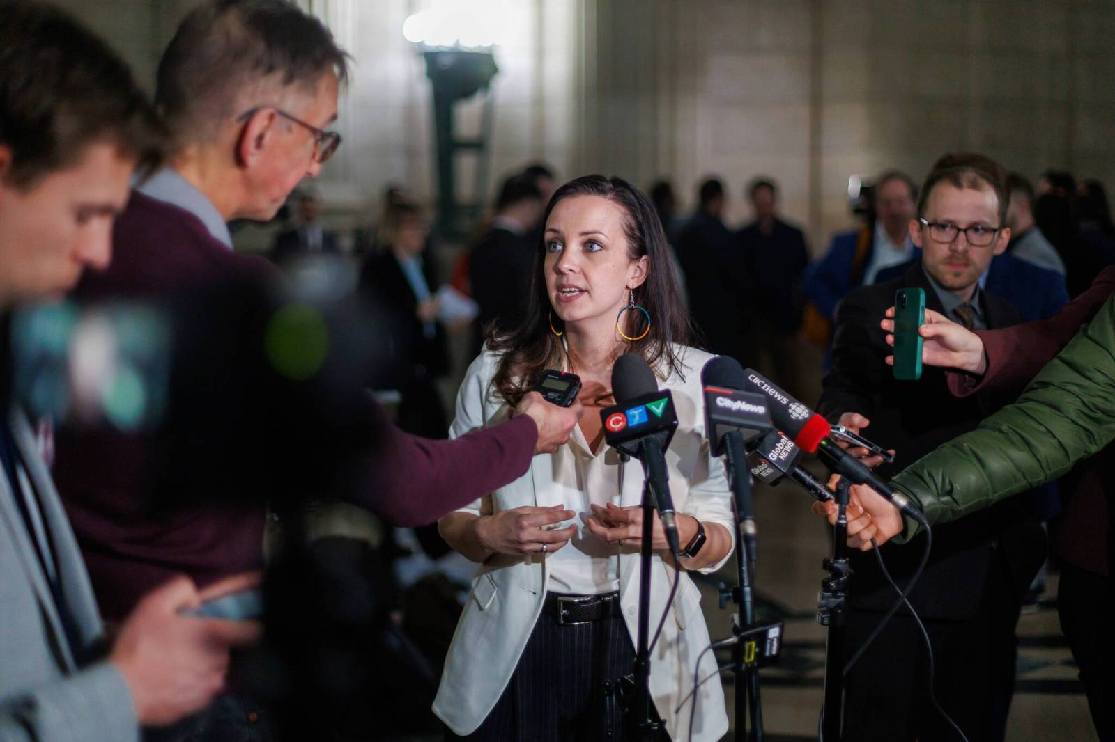 U of W students advocate for elimination of sick notes