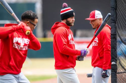 MIKAELA MACKENZIE / FREE PRESS
                                Winnipeg Goldeyes slugger Max Murphy (centre) enters the season with a franchise-leading 102 home runs and 131 in his American Association career, which is fourth in league history. The outfielder is just six RBIs behind former home run franchise leader Reggie Abercrombie for both the Fish and the league record.