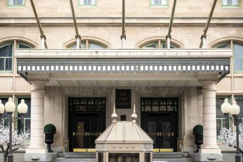 MIKAELA MACKENZIE / FREE PRESS FILES
                                The Fort Garry Hotel was first listed for sale April 27.