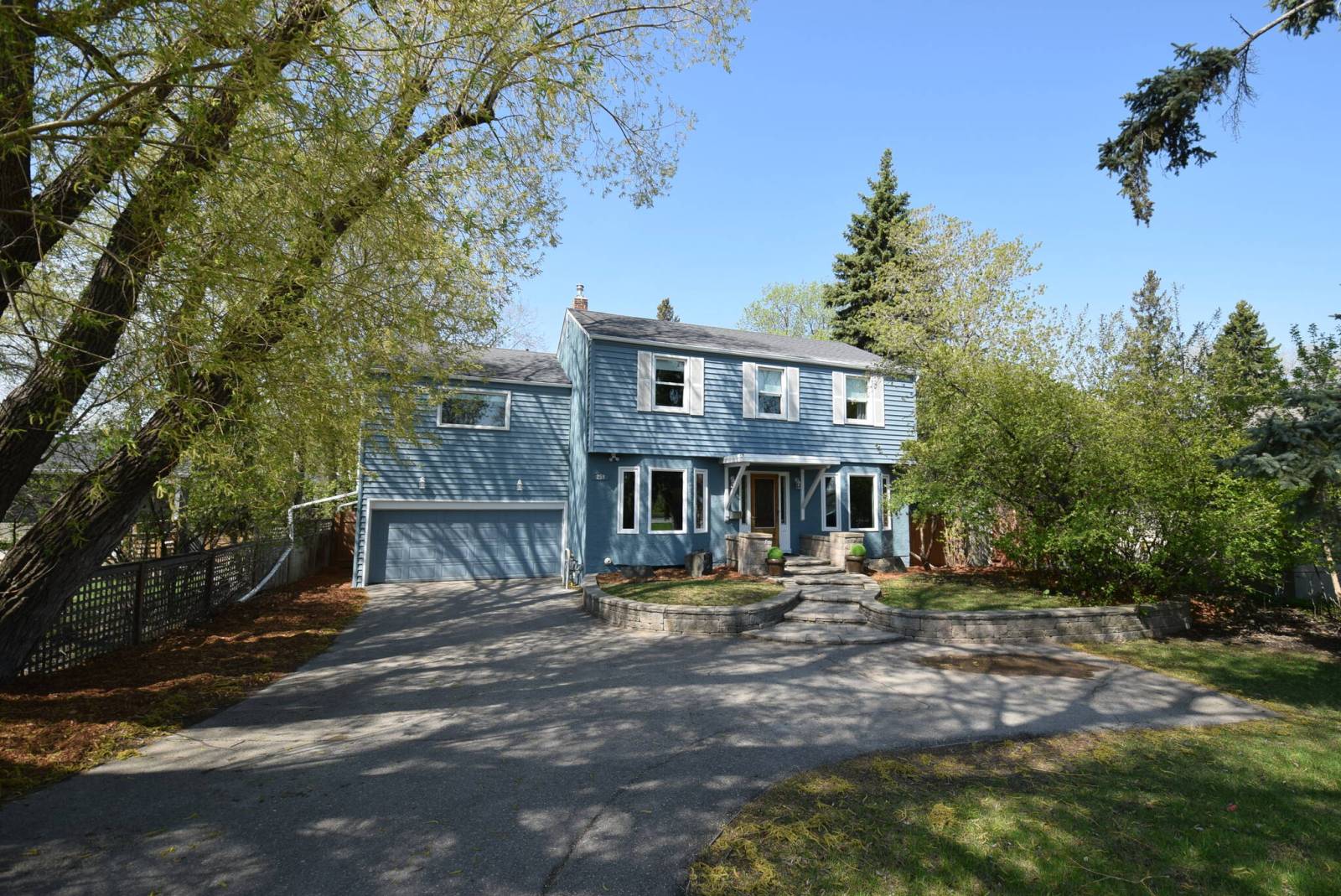 Charming family home in Riverview is a peaceful retreat