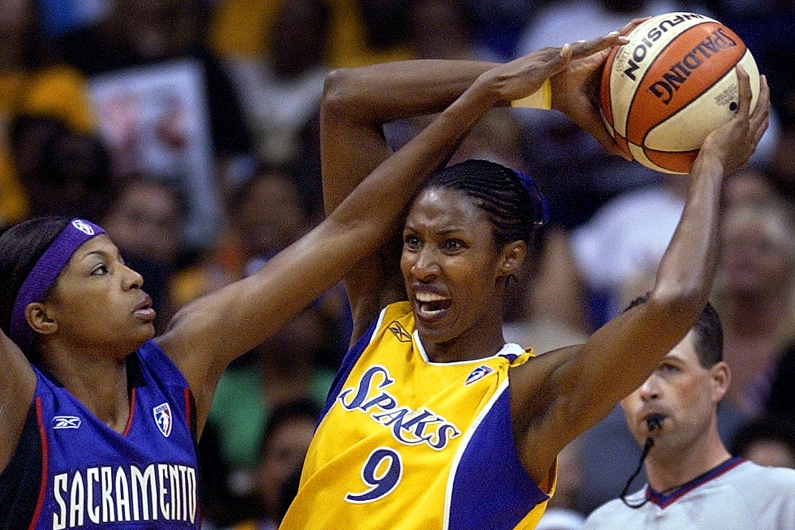 Kelsey Plum Leads Los Angeles Sparks to Victory Over Toronto Tempo