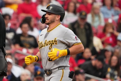 Pittsburgh Pirates' Spencer Horwitz arrives home after hitting a solo home run during the second inning of a baseball game against St. Louis Cardinals Wednesday, May 20, 2026, in St. Louis. (AP Photo/Jeff Roberson)