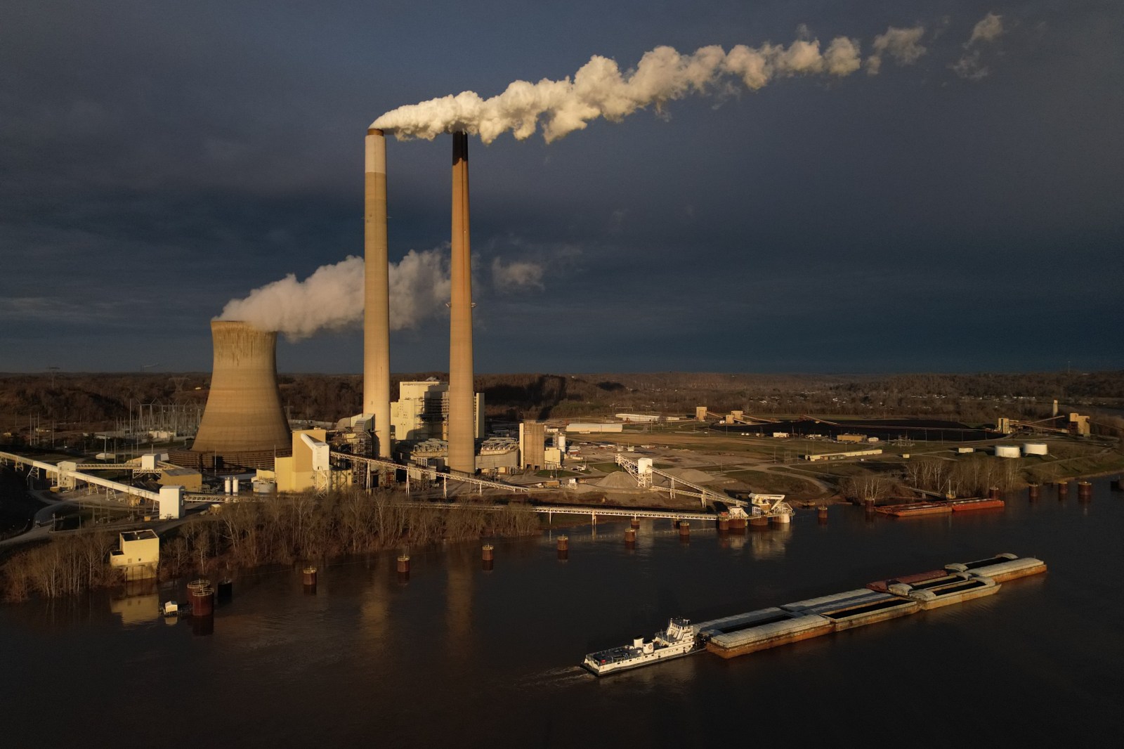 winnipegfreepress.com - Matthew Daly, The Associated Press - SEC moves to repeal rule that requires companies to report greenhouse gas emissions and climate risk