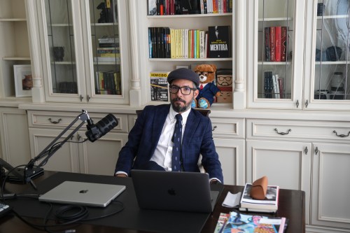 Ecuadorean journalist Andersson Boscan is photographed at his home in Oakville, Ont., on Thursday, May, 28, 2026. THE CANADIAN PRESS/Chris Young