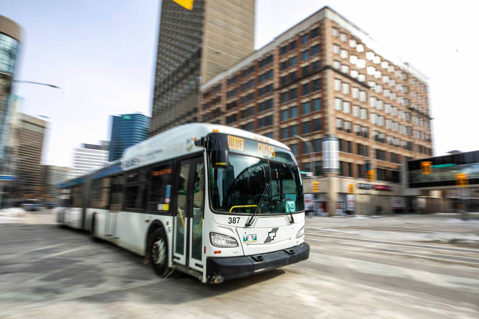 Fewer taking bus after system overhaul; city hall needs to fix issues — quickly