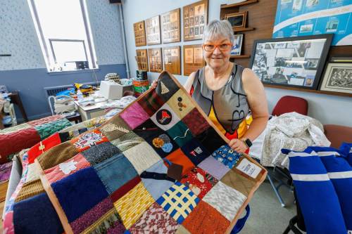 MIKE DEAL / FREE PRESS
                                Volunteer, Jo-Anne Pelzer, 71, has spent the past 16 years putting her sewing skills to good use making touch quilts for the Alzheimer&rsquo;s Society, Red Heart Pillows for cardiac surgery patients at St. Boniface Hospital and costumes for the Children&rsquo;s Hospital mascot Dr. Goodbear, as well as knitting mittens, toques, scarves and gloves for various organizations in the city. Reporter: AV Kitching 260610 - Wednesday, June 10, 2026.