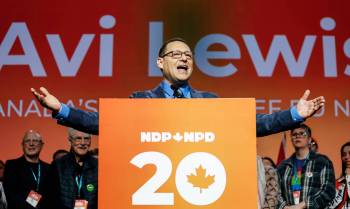 John Woods / The Canadian Press Files
                                Support for NDP Leader Avi Lewis and the party rose 14 per cent in suburban Winnipeg neighbourhoods since March.
