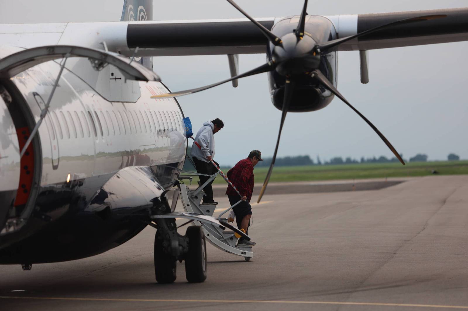 Manitoba First Nations forced to evacuate due to raging wildfires