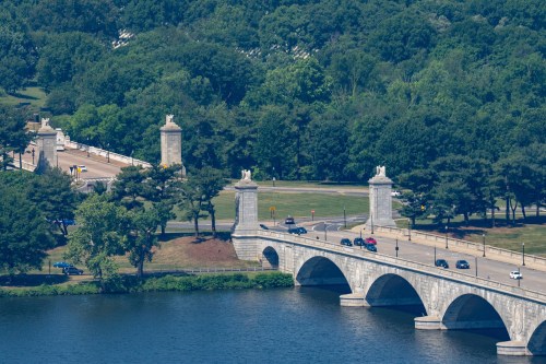 The Memorial Circle, where President Donald Trump has proposed building an arch to commemorate the United States' 250th anniversary is seen, Tuesday, May 19, 2026, in Washington. (AP Photo/Alex Brandon)